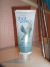 Тонизирующий скраб Avon Footworks для ног с морской солью